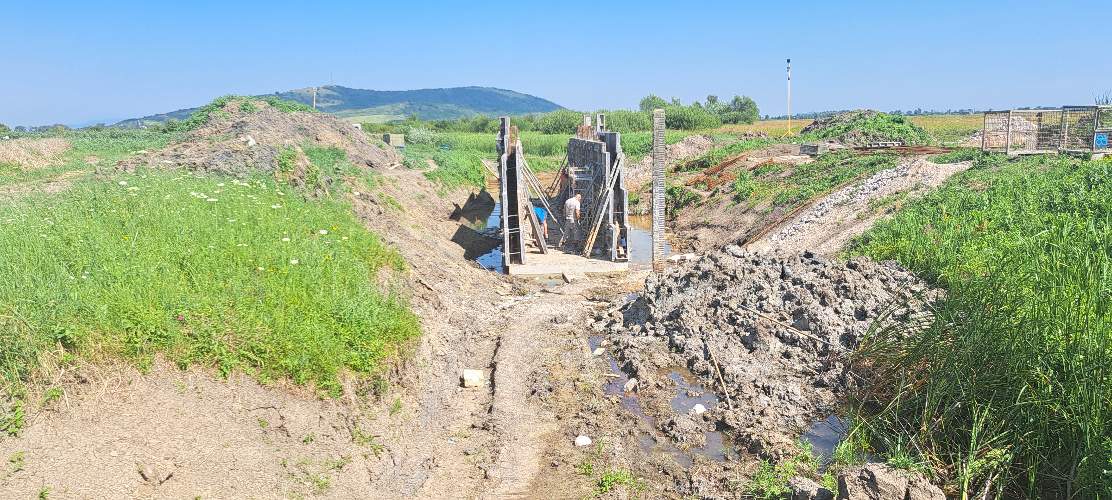 Výstavba stavidla v lokalite Veľká Krčava